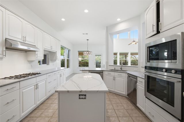 8204 Texas Plume RD, Austin, TX 78759