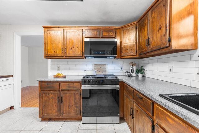 2 Danforth 2, Haverhill, MA 01832