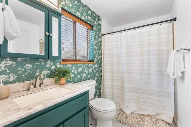 2 Danforth 2, Haverhill, MA 01832