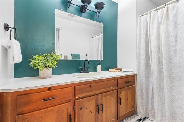 2 Danforth 2, Haverhill, MA 01832