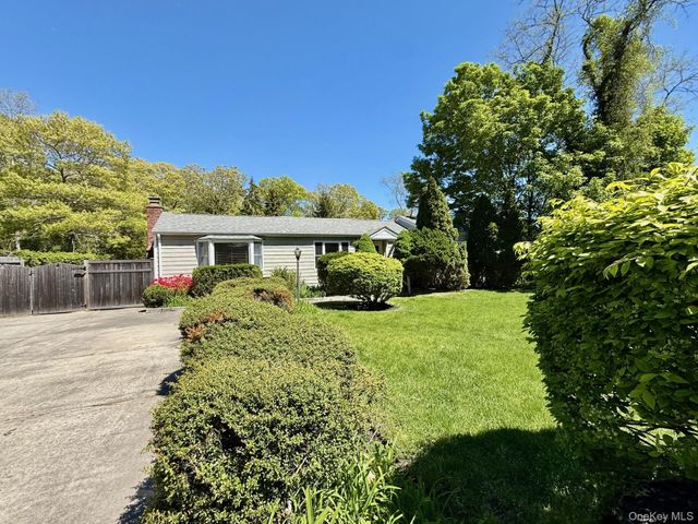 111 Fanning Avenue, Hampton Bays, NY 11946