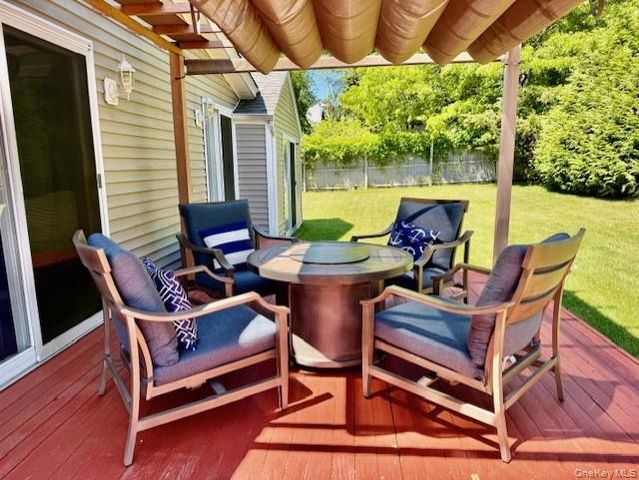 111 Fanning Avenue, Hampton Bays, NY 11946