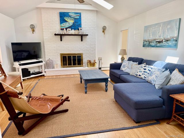 111 Fanning Avenue, Hampton Bays, NY 11946