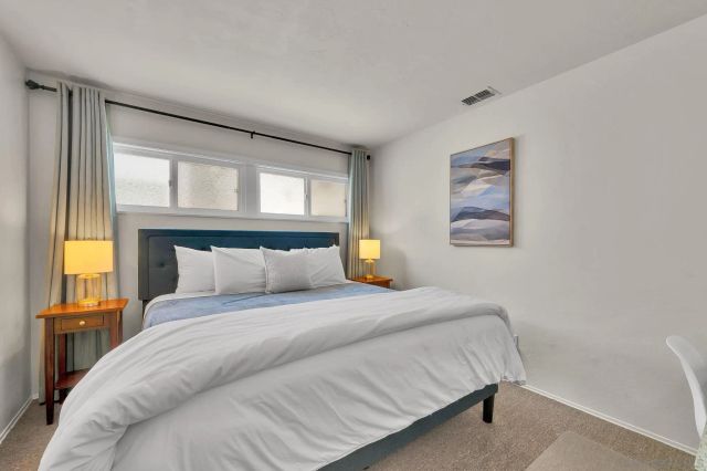 2704-06 Deerpark Dr, San Diego, CA 92110