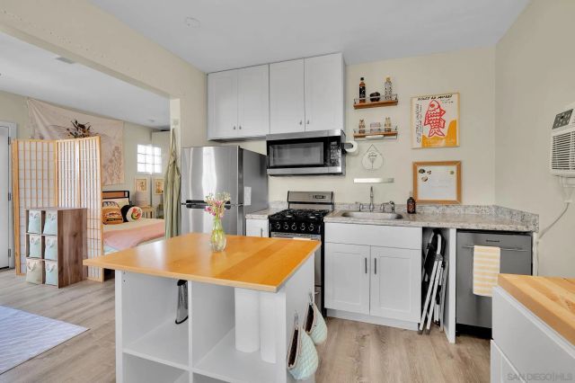 2704-06 Deerpark Dr, San Diego, CA 92110