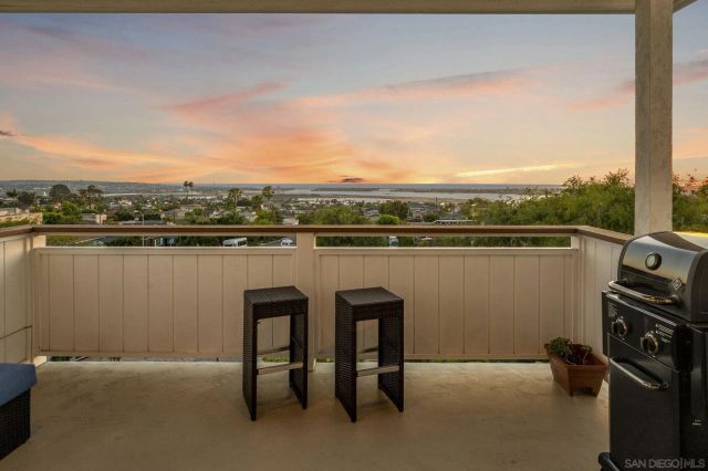 2704-06 Deerpark Dr, San Diego, CA 92110