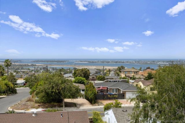 2704-06 Deerpark Dr, San Diego, CA 92110