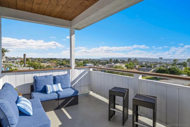 2704-06 Deerpark Dr, San Diego, CA 92110