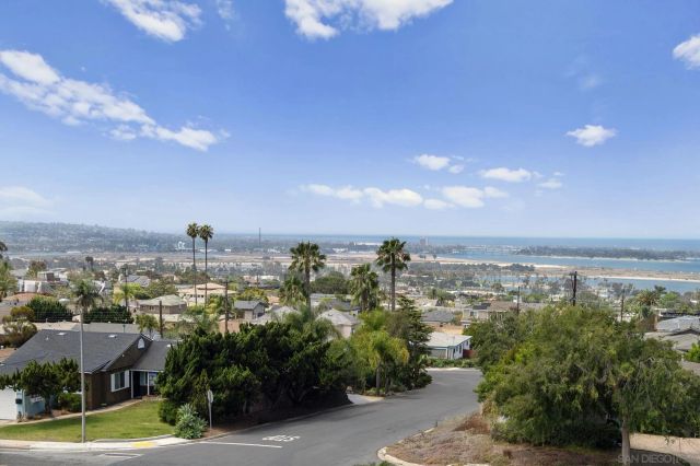 2704-06 Deerpark Dr, San Diego, CA 92110