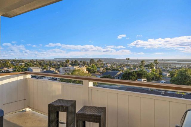2704-06 Deerpark Dr, San Diego, CA 92110