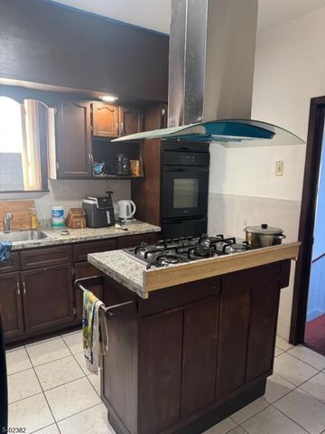 15 Walter Pl, Irvington Twp., NJ 07111