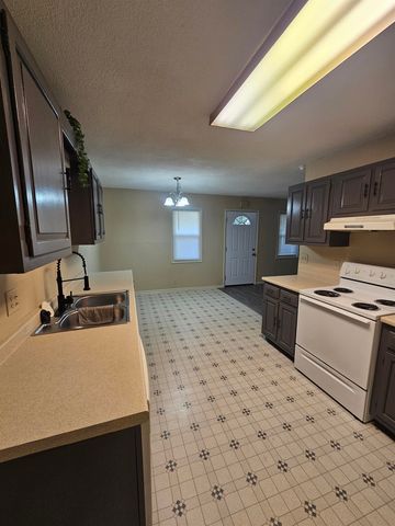 926 Money Ave, Augusta, KS 67010