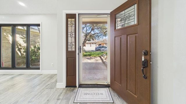 8606 Knoxville Avenue, Lubbock, TX 79423