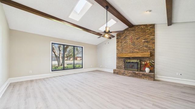 8606 Knoxville Avenue, Lubbock, TX 79423