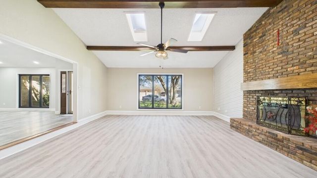 8606 Knoxville Avenue, Lubbock, TX 79423