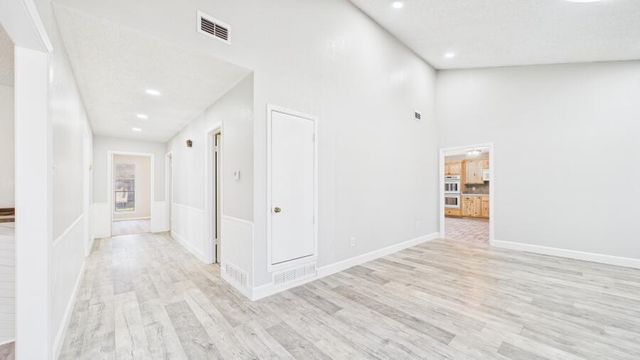 8606 Knoxville Avenue, Lubbock, TX 79423