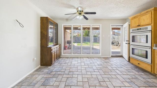 8606 Knoxville Avenue, Lubbock, TX 79423