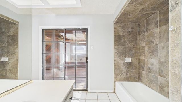 8606 Knoxville Avenue, Lubbock, TX 79423