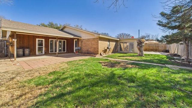 8606 Knoxville Avenue, Lubbock, TX 79423