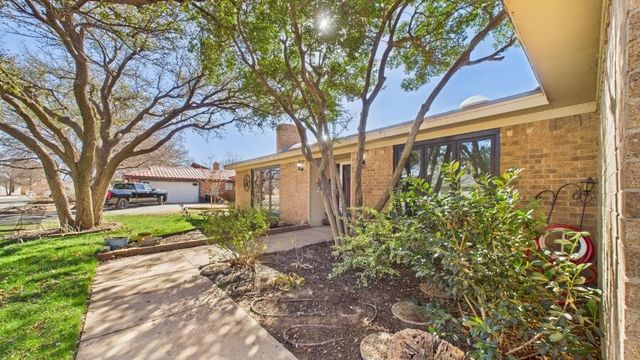 8606 Knoxville Avenue, Lubbock, TX 79423