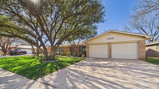 8606 Knoxville Avenue, Lubbock, TX 79423