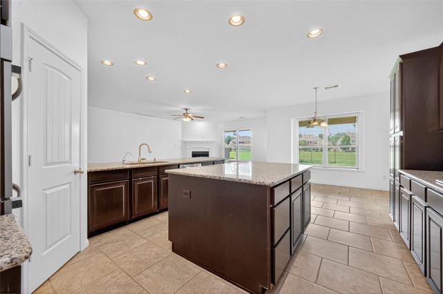 83 W Wading Pond Circle, The Woodlands, TX 77375
