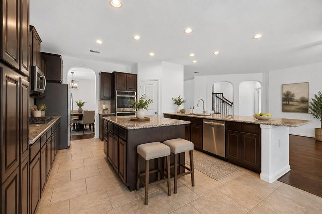 83 W Wading Pond Circle, The Woodlands, TX 77375
