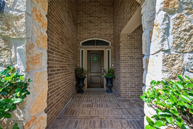 83 W Wading Pond Circle, The Woodlands, TX 77375