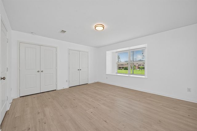 83 W Wading Pond Circle, The Woodlands, TX 77375