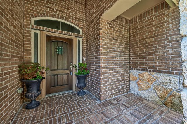 83 W Wading Pond Circle, The Woodlands, TX 77375