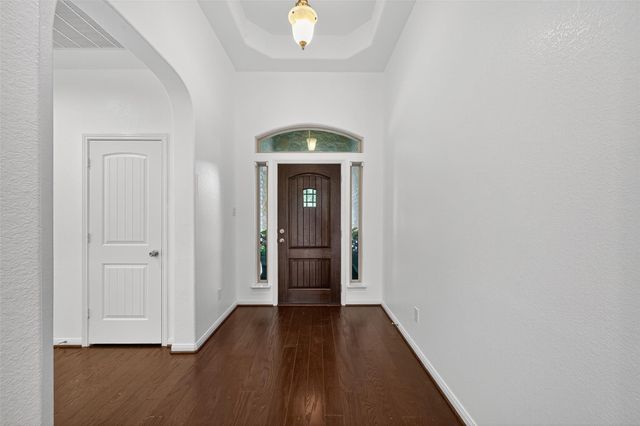 83 W Wading Pond Circle, The Woodlands, TX 77375