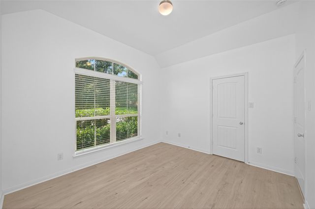 83 W Wading Pond Circle, The Woodlands, TX 77375