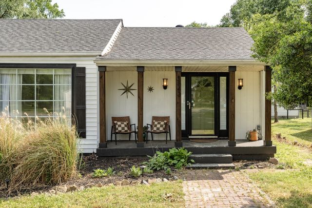 2843 Colonial Cir, Nashville, TN 37214