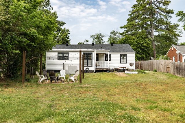 2843 Colonial Cir, Nashville, TN 37214