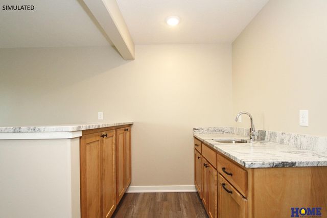 10930 Grantham Drive, Lincoln, NE 68527