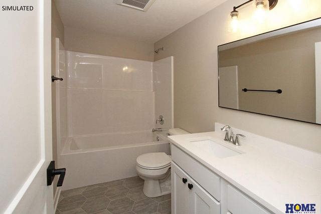 10930 Grantham Drive, Lincoln, NE 68527