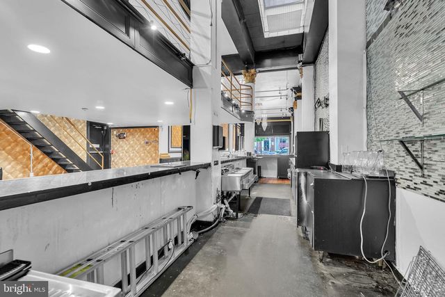 518 N CHARLES N N, Baltimore, MD 21201