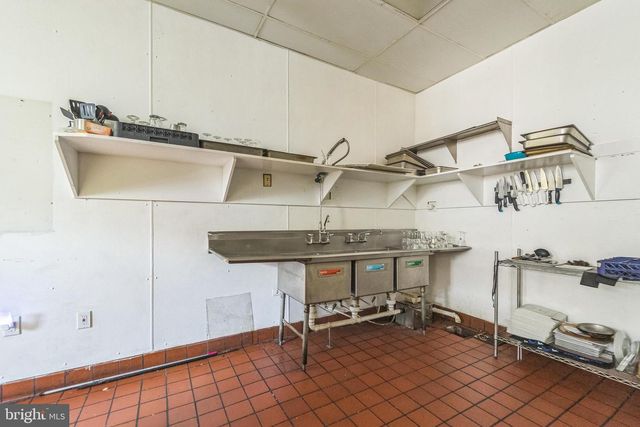 518 N CHARLES N N, Baltimore, MD 21201