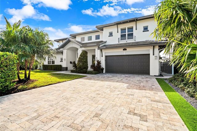 1580 SE 8th Street, Deerfield Beach, FL 33441