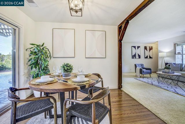 1375 El Curtola Blvd, Lafayette, CA 94549