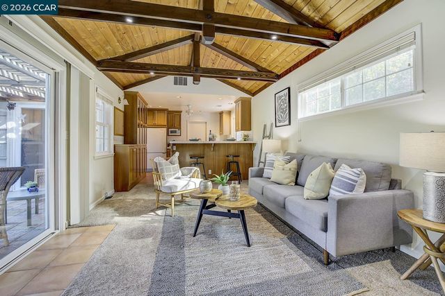 1375 El Curtola Blvd, Lafayette, CA 94549