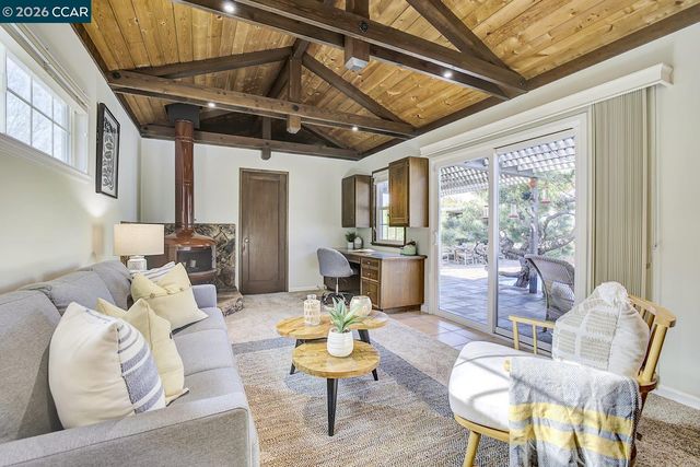 1375 El Curtola Blvd, Lafayette, CA 94549