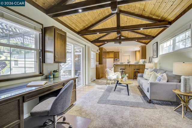 1375 El Curtola Blvd, Lafayette, CA 94549