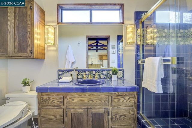 1375 El Curtola Blvd, Lafayette, CA 94549