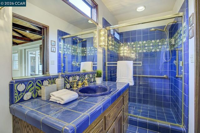 1375 El Curtola Blvd, Lafayette, CA 94549