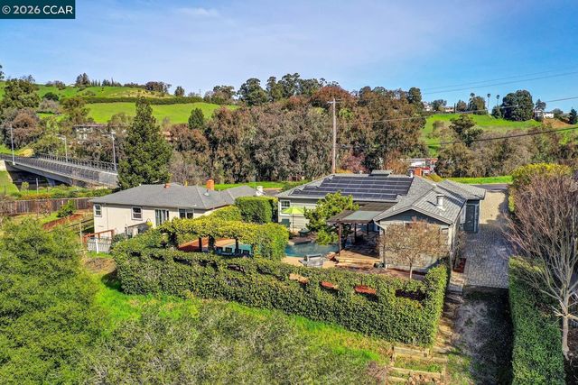 1375 El Curtola Blvd, Lafayette, CA 94549