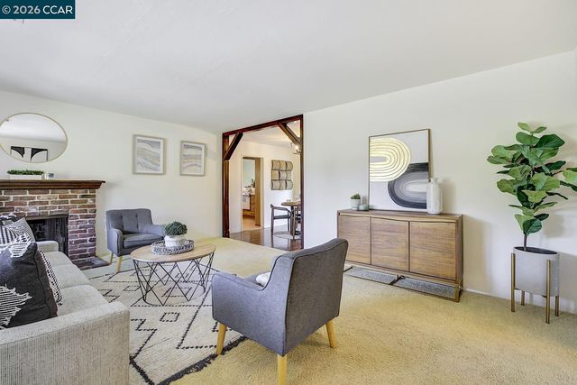 1375 El Curtola Blvd, Lafayette, CA 94549