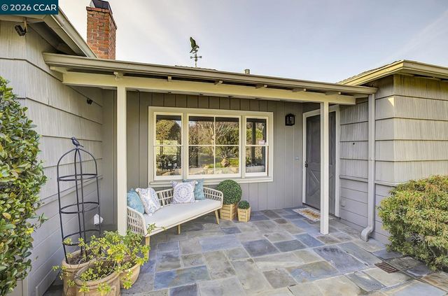 1375 El Curtola Blvd, Lafayette, CA 94549