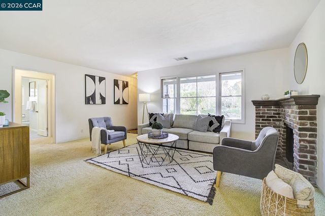 1375 El Curtola Blvd, Lafayette, CA 94549