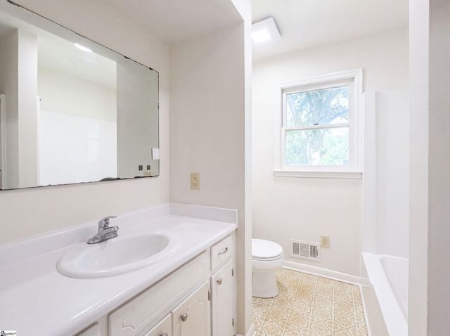 604 Meadowbrook Drive, Spartanburg, SC 29307